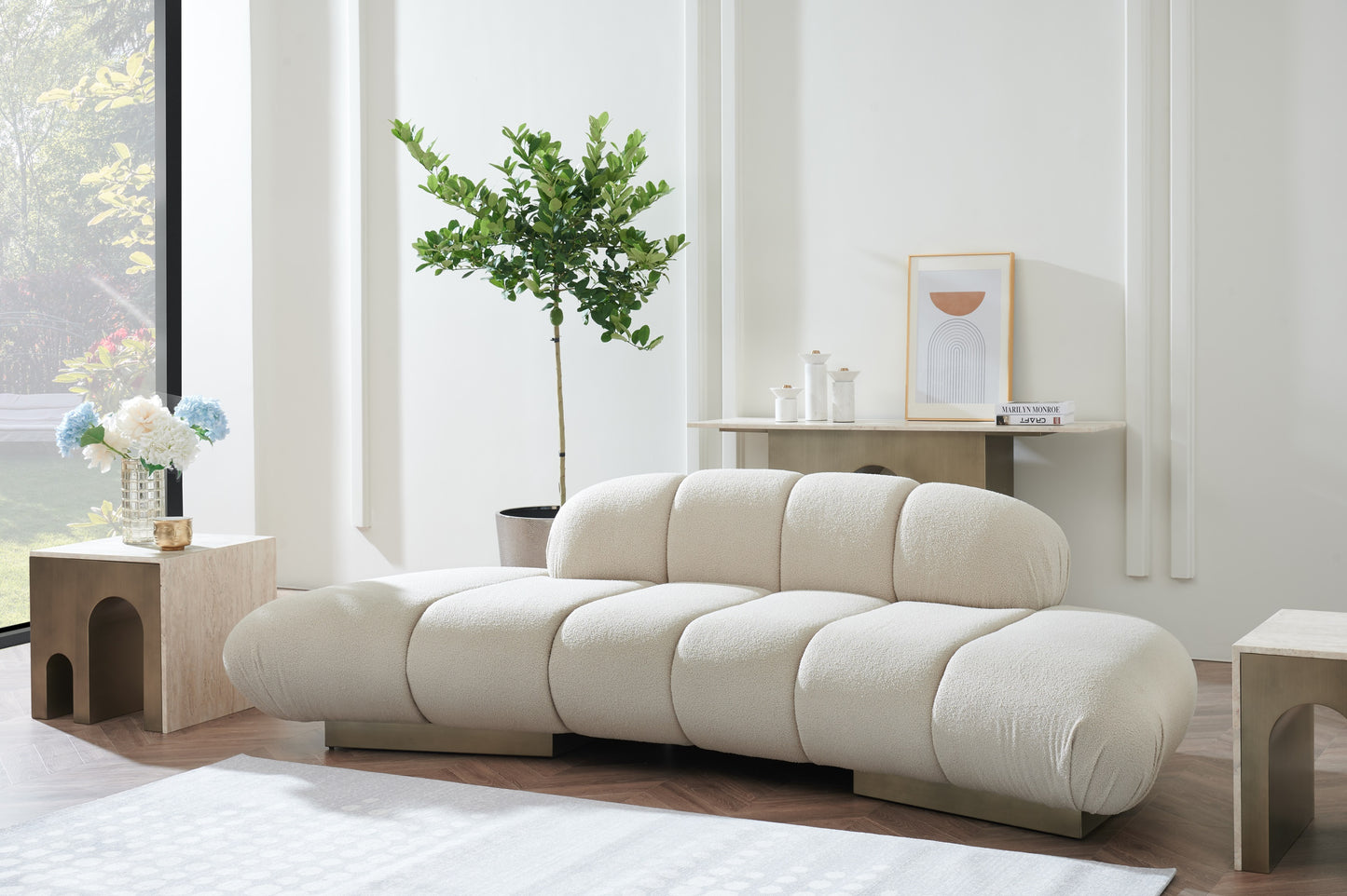 le croissant curved sofa