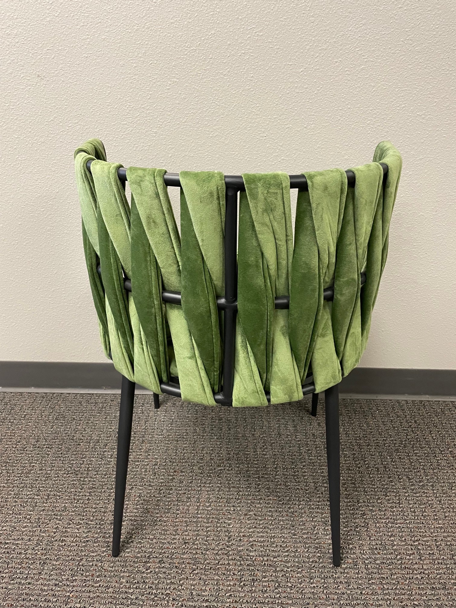 curved dining chair
